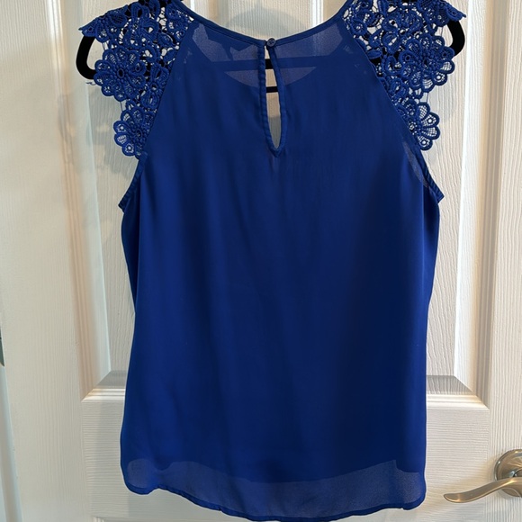 Express-Top- Size small - Picture 2 of 4